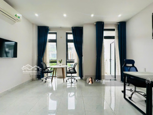 văn phòng 35m2 vạn phúc city có ban công, thang máy máy lạnh, wc riêng, hầm để xe free. giá rẻ 6 tr