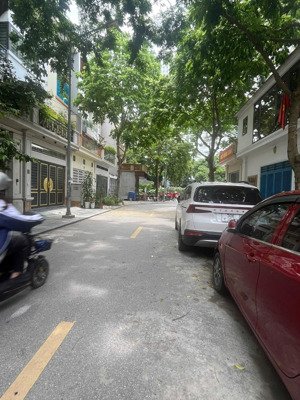 rẻ nhất khu đấu giá mậu lương, nhà đẹp dân trí, mát mẻ quanh năm. 60m2, 5 tầng. sổ đỏ. no