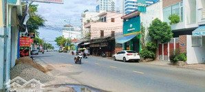 [ mặt tiền đặng tất _ ngang gần 14m ] cách biển hòn chồng : 200m giá : 31 tỷ