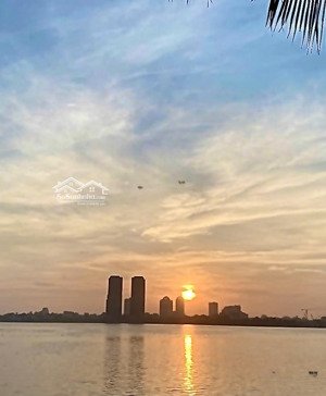 bán nhà 43m2 - dưới 10tỷ khu vực võng thị - lạc long quân - tây hồ