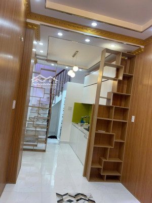 chính chủ cần bán nhà 166/22a/... đường hồ bá kiện, p15, quận 10