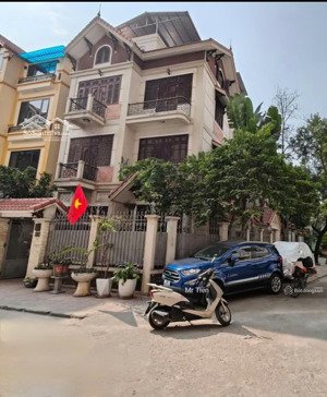 cần bán căn biệt thự sân vườn mỹ đình, nam từ liêm-sát phố phạm hùng-143mx mt20m x 4t. giá 41,5 tỷ