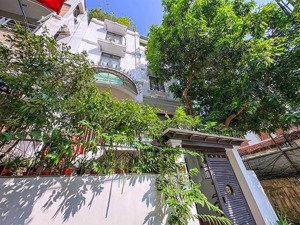 cho thuê nhà riêng 5 phòng ngủ tại xuân diệu, tây hồ gần hồ, rộng rãi, nhiều ánh sáng