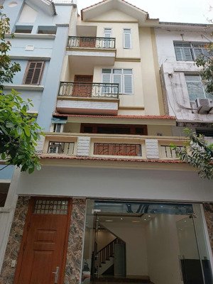 cho thuê nhà liền kề phố trung kính 75m2, 5 tầng, mt 6m, nhà mới đẹp, giá 40tr/th, lh 