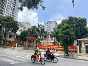 nhà gần mặt phố văn quán, sát chợ, gần hồ kinh doanh đỉnh, tiện ích ngập tràn