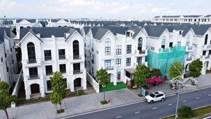 hàng hiếm, em cần bán căn sl 133,5m2 phân khu san hô, hướng đn, cách hồ lớn 20m giá tốt nhất