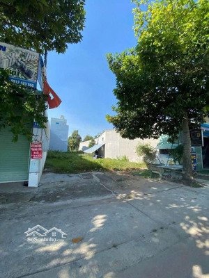 sở hữu đất 150m2, full tc shr ngay mt đường nhựa 7m, cách dt742 200m