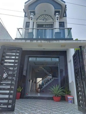 ra đi gấp nhà 1t1l đường vĩnh phú 60m2 /2t5 , mtđ nhựa 6m , cách chợ hưng long 2km , shr chính chủ