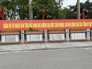 nhà đẹp lên sóng phù khê - từ sơn - bắc ninh vị trí đẹp kinh doanh đồ gỗ 3 ôtô tránh nhau