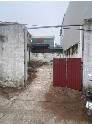 ngộp banks cần thanh lý lô đất gần vin cổ loa, mặt tiền 8, rộng 106m, sổ đỏ chính chủ, giá sập sàn.