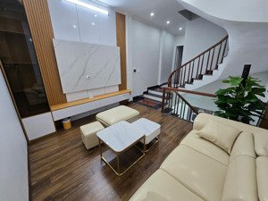 chính chủ bán nhà ngõ 70 văn trì, dt 40m, 5 tầng, 50m ô tô, để lại toàn bộ nội thất, giá 7ty2