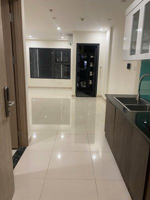 bán căn studio s2 vinhome smart city 30.5m2 có đồ tầng trung sẵn sổ giá 2,29 tỷ lh 