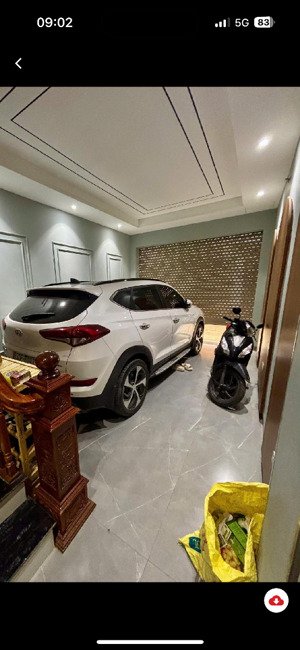 ngọc thuỵ nhà 5 tầng oto ngủ trong nhà. hàng xóm là trường quốc tế.