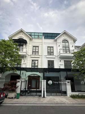 cho thuê biệt thự song lập: 150 m2, xây dựng 77 m2 x 4 tầng: full nội thất, gần hồ