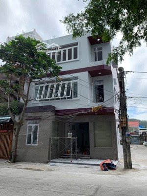 hai căn nhà phố rất hợp kinh doanh & ở gần biển nha trang 900m