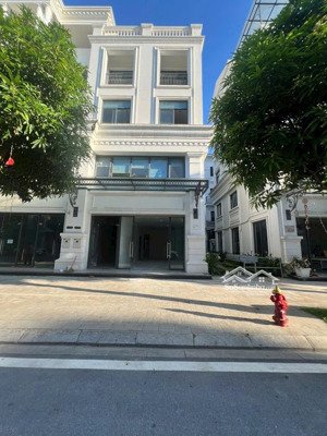 shophouse xẻ khe rẻ nhất vinhomes cầu rào 2