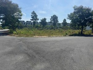 bán lô góc 2 mặt tiền đường lớn 50m thích hợp kinh doanh