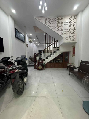 nhà quận 6 không lộ giới, ngang gần 5m, ngay vx phú lâm, hẻm xe hơi thông 4 tầng, 56m2(4.3x13), 5pn