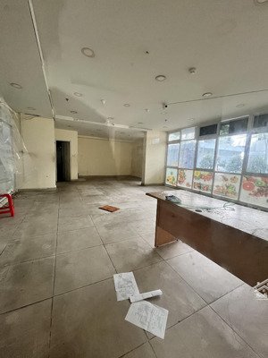 cho thuê shopphouse ở liền- kinh doanh đa ngành nghề- giá tốt - còn thương lượng với chủ- sát q2