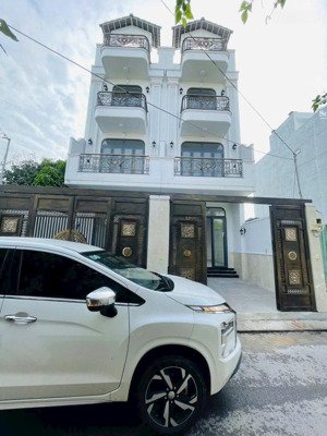 bán nhà đường số 11, p. trường thọ, q. thủ đức. nhà 4 tầng mới xây 4pn 5wc. sổ hồng hoàn công