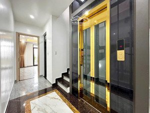 bán siêu phẩm có thang máy khu phân lô vip thiên lôi vĩnh niệm