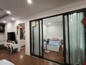 cho thuê căn hộ 3pn vip . 101m2 . full đồ xịn . thiết kế đẹp.giá 16,5 triệu.lh:0982623003