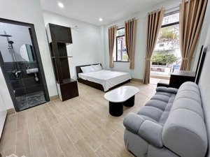 cho thuê phòng quận 4 bancol thoáng mát gần đại học luật , nguyễn tất thành trang bị full nội thất