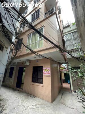 Chính chủ cho thuê nhà nguyên căn 5 tầng phố Đê La Thành, trung tâm quận Ba Đình, gần chợ