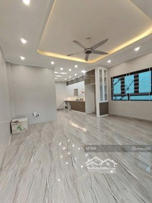 chỉ 12tỷ có nhà 6 tầng thang máy, trung tâm quận đống đa -phố xã đàn. mặt ngõ, 30m ra phố. sổ vuông