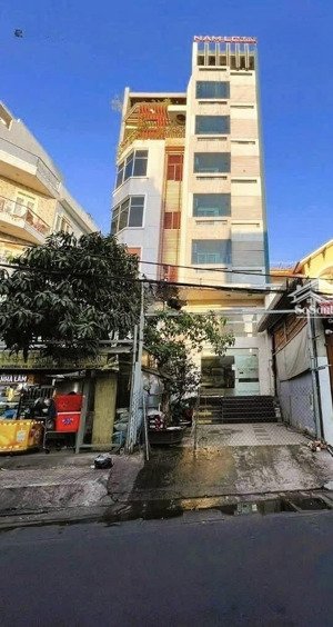 bán nhà mặt tiền bến vân đồn 6 tầng thang máy