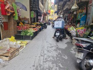 bán nhà tại mặt chợ, đường nguyễn trãi. kinh doanh buôn bán, cho thuê, ô tô qua nhà, chỉ 7,8 tỷ