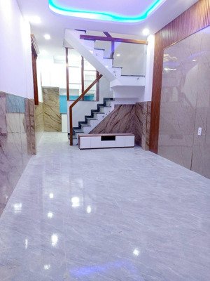 kẹt tiền bán gấp! nhà 48m2 giá 2tỷ188 gần công viên tầm vu, bình thạnh. hẻm oto, thông, shr