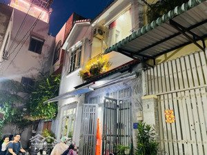 chính chủ cần bán nhà 7.2m x 5.5m - 133/ dương văn dương, p. tân quý, q. tân phú