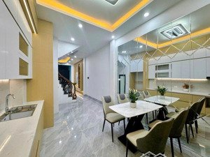bán nhà quang tiến, phân lô, ô tô, nội thất vip, 32m, mt4m, 6.9 tỷ.
