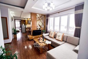 bán toà căn hộ dịch vụ trung tâm thành phố, dt 300m2, 9 tầng, 26 phòng các loại, doanh thu ổn định