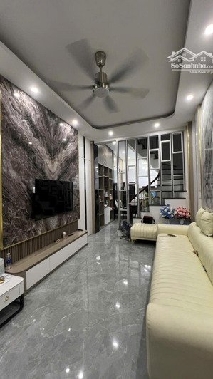 hoàng mai lô góc 45m2 4 tầng 20m ra ôtô loanh quanh 8 tỷ 