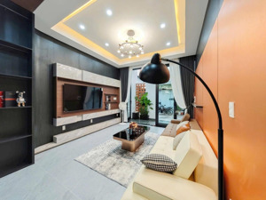 nhà 3 tầng hồ bơi mini kiệt lê duẩn , gần đường chính , full nội thất đẹp mới ken