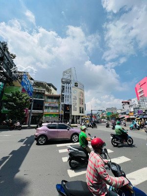 nhà mặt tiền trần hưng đạo, q1 hđ thuê 90tr/tháng 1 trệt 4 lầu chỉ 42 tỷ