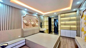 siêu phẩm cầu giấy - 7 tầng thang máy - nội thất châu âu - chỉ việc về ở