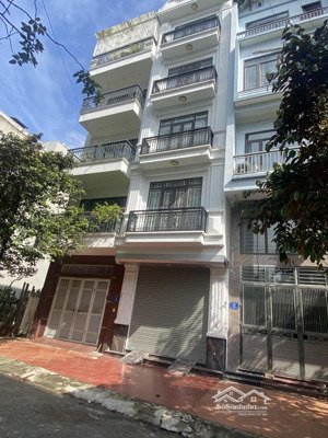 cho thuê nhà phố lê văn thiêm, thanh xuân. dt 65m2, 6 tầng, mt 5.2m. thông sàn, thang máy. 45 triệu