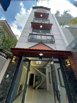 nhà mới đẹp sát trung tâm q1 - chỉ hơn 8 tỷyyyyy