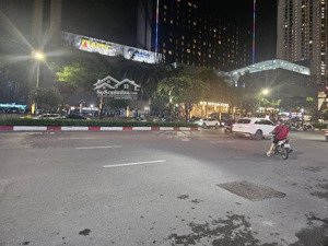 siêu phẩn phân lô 65x5 mặt ngõ to như mặt phố trần duy hưng,nhà dân xây kiên cố tiện ích ngập chàn