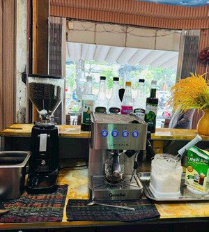 sang quán cafe khu tên lửa - bình tân = giá 200 triệu tl nhẹ