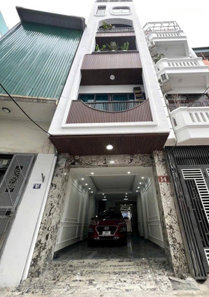 bán nhà ngõ 144 quan nhân, nhà mặt hồ ô tô tránh, kinh doanh bất chấp, 42m2