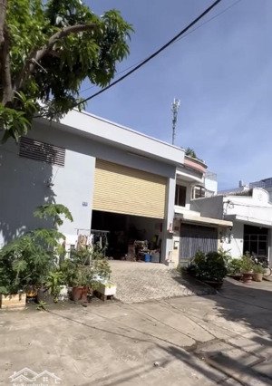 bán căn nhà đường nguyễn quý yêm, phường an lạc, quận bình tân 160m2 giá 10ty5 (tl) lh: o931112822