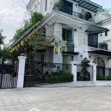 hiếm! bán biệt thự công viên cầu giấy - 300m2 mt 15m - view vườn hoa- đẳng cấp giữ tiền 