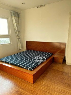cho thuê gấp chung cư bàu cát ii, 94m2, 3pn 2wc, có nội thất, lô a sạch đẹp, ở liền. lh: 