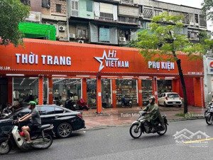 nhận diện 20m! cho thuê nhà mặt phố phạm văn đồng. diện tích 350 thông sàn. vị trí không phải chê.