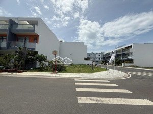 bán lô góc đẹp gần hồ bơi, đường lớn, view nhà con đường hoa giấy đẹp nhất khu - 44tr/m2 bao hết
