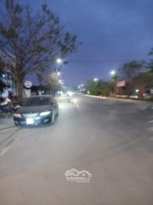 bán nhà mặt phố hoàng quốc việt, cầu giấy. đt 200m2 x 5 tầng, mặt tiền 6,3 m. sđcc, giá 90 tỷ.